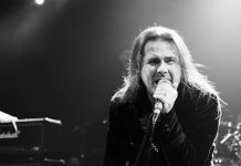 Muere André Matos, exvocalista de la banda brasileña Angra musica