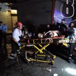 Vende café es impactada por un microbús al resbalarse en un charco nicaragua