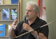EEUU prohíbe entrada al periodista canadiense Arnold August norteamerica