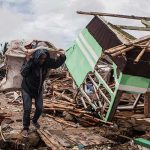 Suben a 437 los muertos por tsunami en Indonesia indonesia