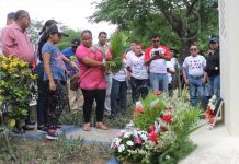 En ocasión de su natalicio segovianos llevan flores al General Sandino nicaragua