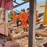 Aumenta a 131 la cifra de muertos por el terremoto en Indonesia muertos
