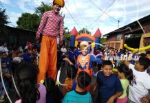 Cientos de niños disfrutan de un festival navideño en Managua