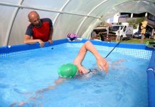 Joven promesa de la natación bosnia entrena a pesar de la cuarentena deportes
