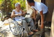 Adultos mayores con casos críticos reciben sillas de ruedas en Nandaime nicaragua