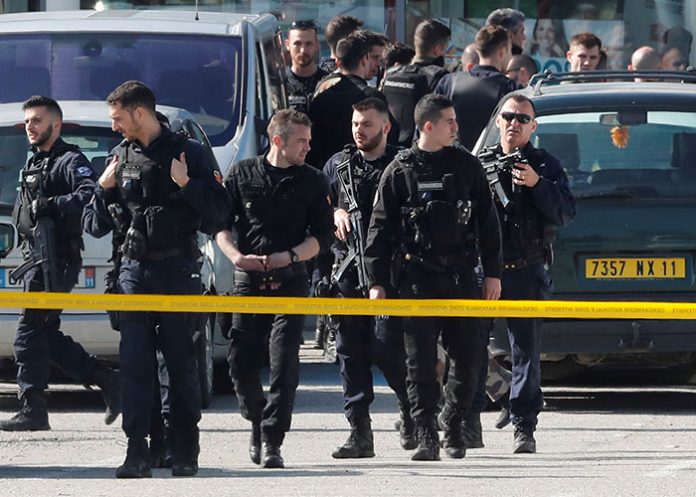 03_p6vv8mg toma de rehenes en un supermercado en trebes