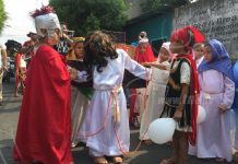 Niños protagonizan Viacrucis viviente en Chinandega