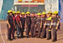 Bomberos mujeres realizan exhibición sobre extinción de incendio nicaragua