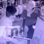 Cámaras de seguridad captan a ladrones robando en una tienda de celulares, Chontales nicaragua
