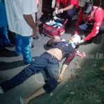 peaton es atropellado por un taxi