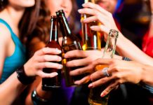 El alcohol podría agravar el síndrome premenstrual, según estudio alcohol podria agravar