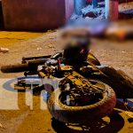 Motociclista impacta contra poste y acaba con su vida en Villa Roma nicaragua, accidente de transito, muerto, motocicleta,