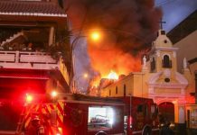 Enorme incendio arrasa con almacén en Lima, Perú (VIDEOS) peru
