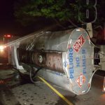 Camión lleno de combustible se volcó en Chontales nicaragua