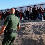 EE.UU: Rescatan a ecuatoriana que cayó en un pozo tras cruzar ilegalmente la frontera eeuu