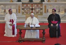 El papa llama a la Iglesia a eliminar los recelos sobre la inmigración papa francisco