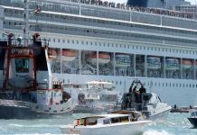 5 personas heridas tras choque de un crucero en Venecia italia