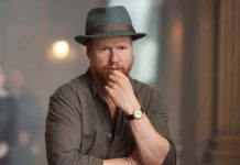 Joss Whedon ya no será el director de Batgirl estados unidos