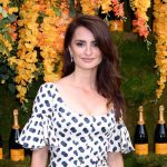 El desliz de Penélope Cruz en un campo de fútbol que se ha hecho viral italia