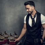 ¿Molesto? Luis Fonsi habla del video donde canta con Adamari López
