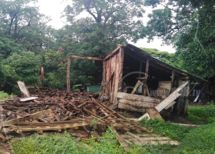 colapso de humilde vivienda