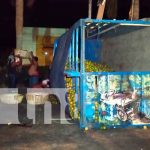 Camión cargado de naranjas se vuelca en la Carretera Norte accidente