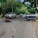Motociclista protagoniza violento accidente en la entrada a Xiloá nicaragua