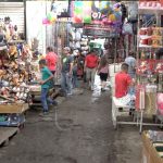 Comerciantes del Mercado Oriental ofrecen variados regalos para mamá nicaragua