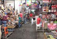 Comerciantes del Mercado Oriental ofrecen variados regalos para mamá nicaragua