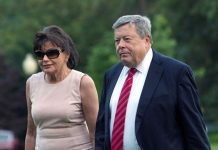 Los suegros de Donald Trump obtienen la ciudadanía estadounidense suegros