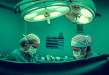 Extirpan con éxito un quiste renal de 12 kilos en Zimbabue zimbabue
