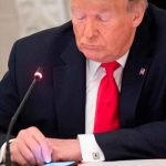 YouTube suspende el canal de Donald Trump canal