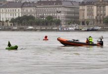 Tres muertos tras hundirse un bote inflable en el río Rin, Francia fracia