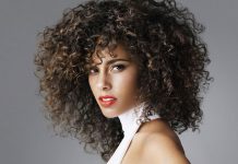 Alicia Keys presentará la ceremonia de los Grammy cantante