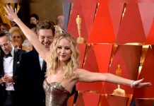 Jennifer Lawrence monta su propia fiesta saltando por los asientos estados unidos