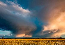 Captan impresionantes superceldas en los cielos de Kansas (VIDEO) estados unidos