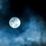 La «luna azul» brilla en Argentina la noche de Halloween
