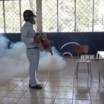 MINSA Y MINED realizan jornadas de fumigación y limpieza en colegios de León nicaragua