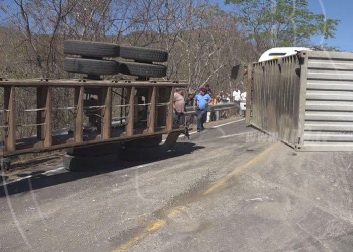 22_3YqqJ2r esteli