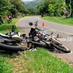 Fuerte encontronazo deja a dos motociclistas lesionados en Jalapa nicaragua
