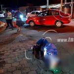 Irrespeto a semáforo causa fuerte colisión entre repartidor y taxista nicaragua