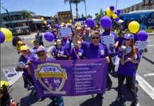 Trabajadores de Disneylandia demandan salario digno Trabajadores