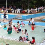 Familias se refrescan en los diferentes centros turísticos de Tipitapa nicaragua