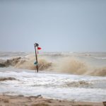 Un muerto y miles de evacuados por tormenta Pabuk en el sur de Tailandia tailandia