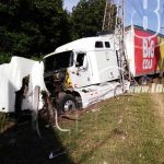 Conductor de rastra se duerme y se estrella contra un poste en Ctra. a Masaya nicaragua