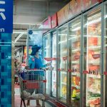 Determinan que se puede contraer COVID-19 a través de los envases de alimentos congelados china