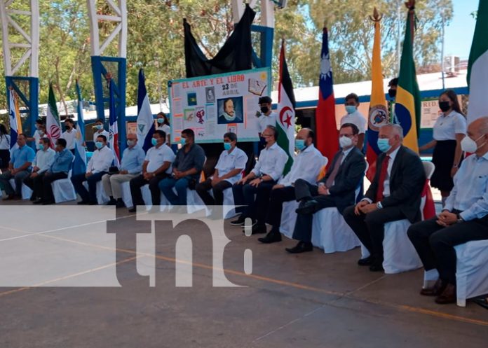 nicaragua, managua, dia del libro, donacion,