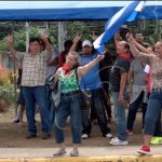 el pueblo permanece firme