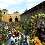 Ometepe: Fieles devotos le bailan la tradicional Danza del Zompopo a San Diego de Alcalá nicaragua