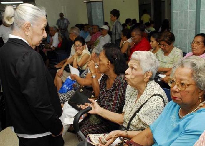 3_JRwE9Hh adultos mayores